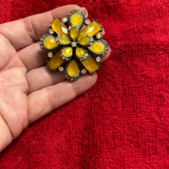 Women’s Brooch - Picture 2 of 5